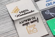 Flexinera Stoffetikett mit Mittelfalz und Aufschrift '100% Handmade' - Artikel-Nr. 3002