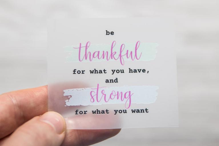 Designer-Bügelbild \"be thankful...\" by Unikati – Bag Design (Artikel-Nr. 9401)
