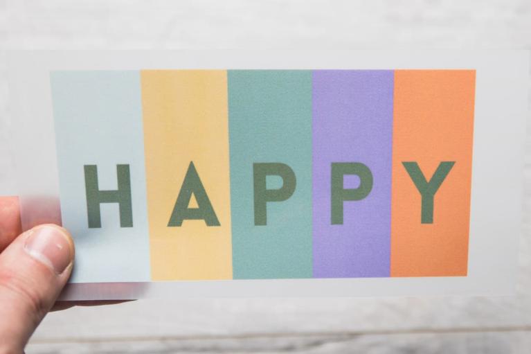 Designer-Bügelbild \"HAPPY\" by Unikati – Bag Design (Artikel-Nr. 9406)