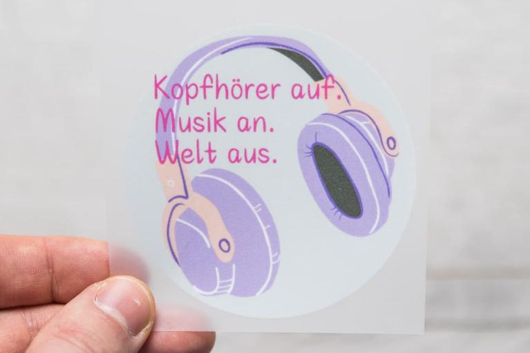 Designer-Bügelbild \"Kopfhörer auf...\" by Unikati – Bag Design (Artikel-Nr. 9411)