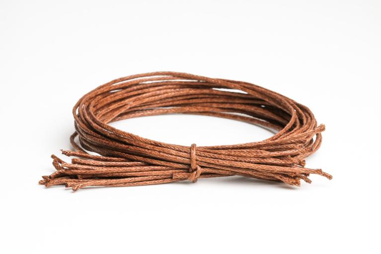 Kordeln braun, gewachst, Ø 1 mm, Länge 25 cm (Artikel-Nr. 881)